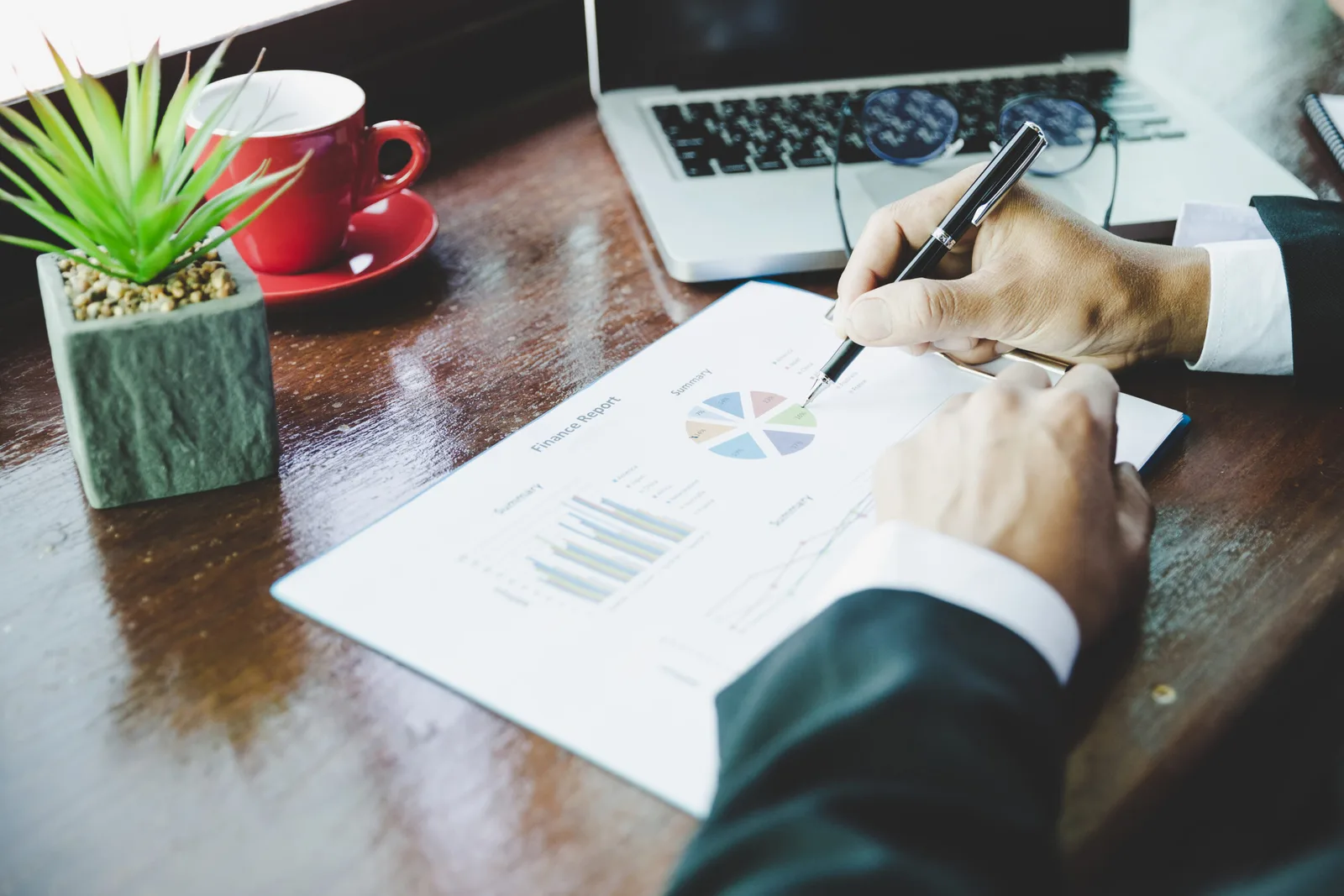 Como a Investigação Empresarial Pode Evitar Catástrofes Internas?